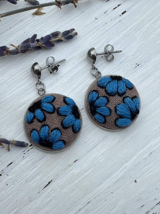 20mm Electric blue/silver dangling earrings